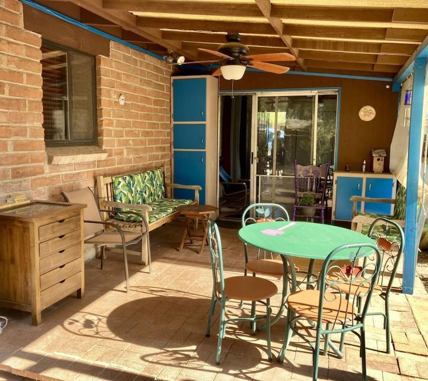 Casa Azul - Cute Centrally Located Adobe With Large Fenced Outdoor Living For Pets And Adults, Non-Smoking Tucson Exteriör bild
