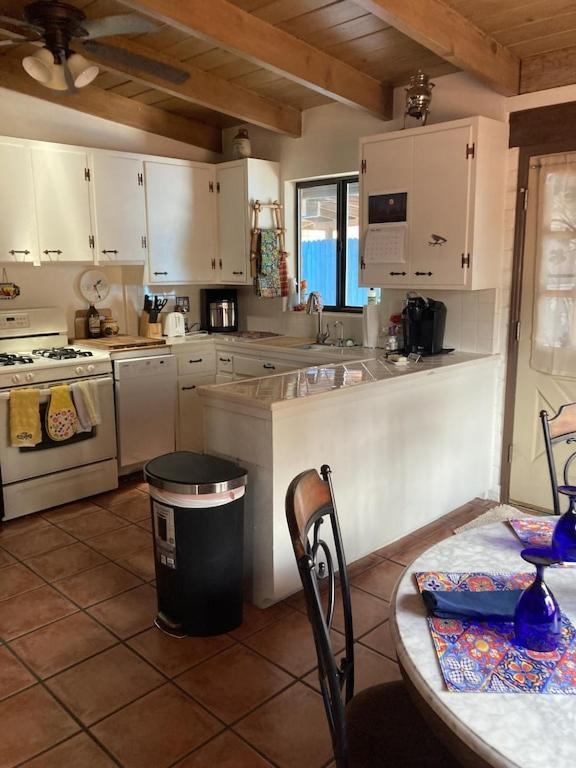 Casa Azul - Cute Centrally Located Adobe With Large Fenced Outdoor Living For Pets And Adults, Non-Smoking Tucson Exteriör bild